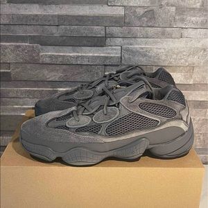 yeezy 500 “granite”